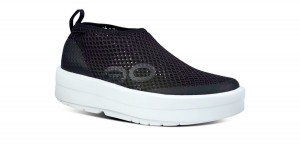 Oofos OOmega Chukka Shoe Skor Dam Vita Svarta | LDQ068759