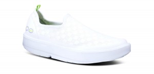 Oofos OOmg eeZee Low Shoe Skor Dam Vita | BYJ789510