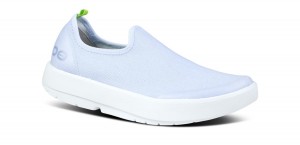 Oofos OOmg eeZee Low Shoe Skor Dam Vita Lila | UMD167928